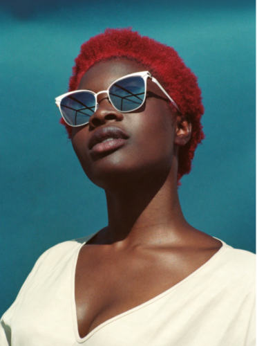 mykita-collections-2018 photo d'une fille portant une solaire Mykita